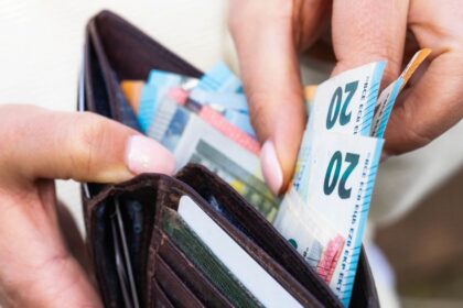 Operatori varuju pred predajcami ktori prichadzaju k vam domov mozete prist o peniaze