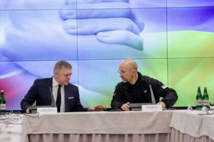 Plany Roberta Fica sa ruca Jeho hrdinstvo opat vyjde na posmech komentar Lubomira Jaska