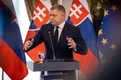 Politika Roberta Fica priviedla Slovensko do stavu nudz nazor Ivana Stefanca