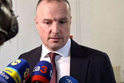 Poradcu premiera Fica obviniu z korupcie sadol si na obzalovanu lavicu Exsudkynia z Kocnerovej Threemy si vymazala spomienky