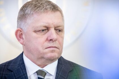 Robert Fico nechal ostatnych ministrov napospas Richard Rasi sa s opoziciou natahuje o cas
