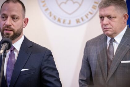 Robert Fico nie je statnik Je politicky nesvojprarny nazor Zsolta Simona
