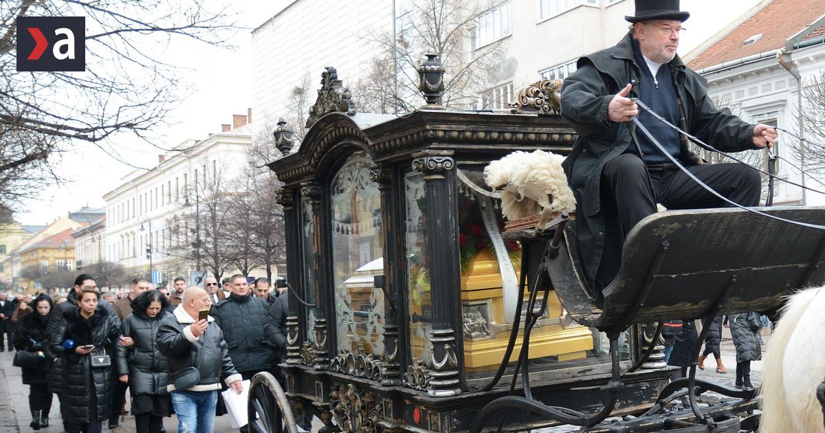 Rozlucka s romskym kralom mala nadych filmu Krstny otec truhlu viezli biele kone a koc z 19 storocia