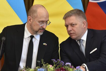 Scenar ani naboj na Ukrajinu sa opakuje pri elektrine obchod pokracuje naprik hrozbam premiera Fica