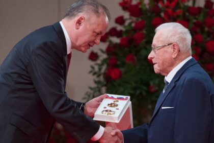 Smer oceuje Otta imka a zrove otvra dvere faistom nzor Stanislava Mieva