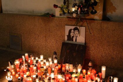 Vo viac ako styridsiatich mestach si pripominaju Jana Kuciaka a Martinu Kusnirovu