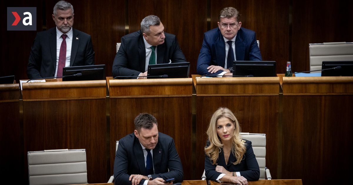 Za odvolanie Samuela Migala hlasovalo viac poslancov ako za jeho zotrvanie Napriek tomu ostava ministrom