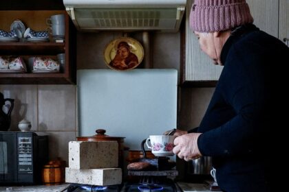 Zamrzli radiatory aj izbove rastliny Ako ruske utoky na energetiku obnovili spomienky Ukrajincom na zamrnute mesto Alcevsk