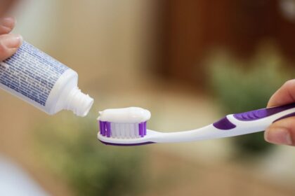 Zlte zuby od cigariet stomatologicka radi ako si vybrat zubnu pastu ktora naozaj funguje