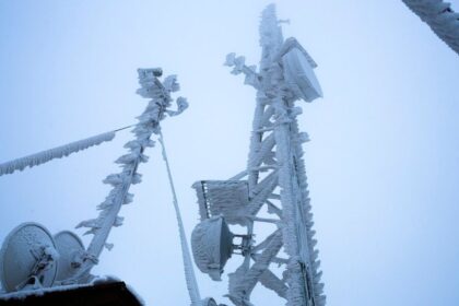 extremne mrazy preveruju mobilne siete operatori vysvetluju ako chrania vysielace pred vypadkami
