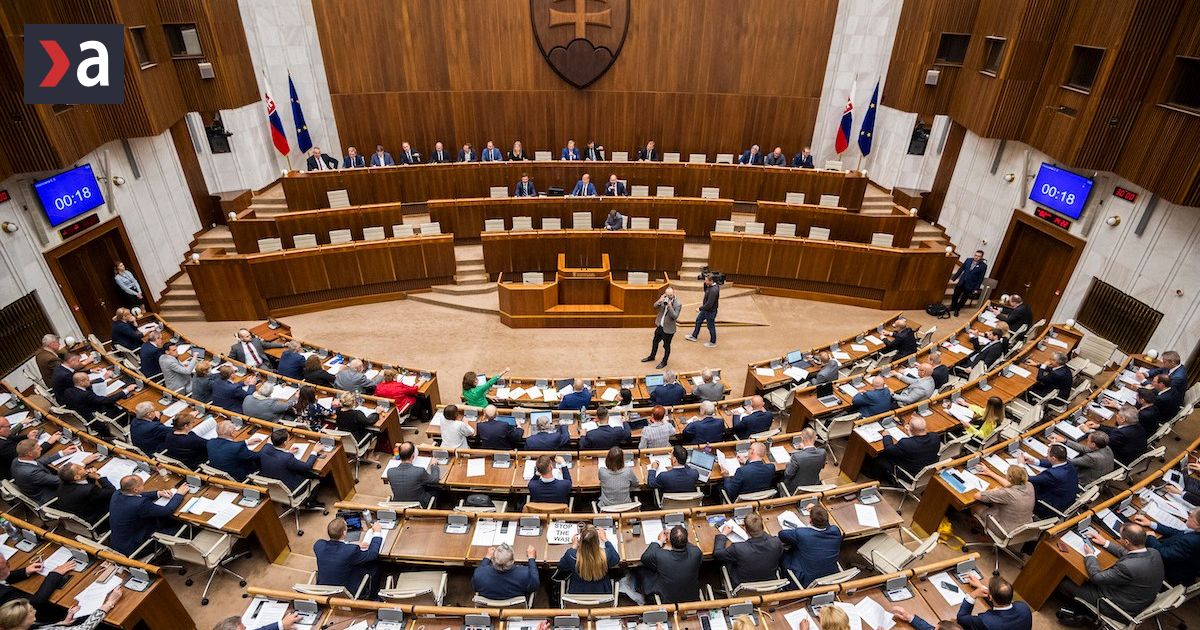 odsekli cas na debatu prikazali topanky a sako koalicie schvalila nove pravidla rokovania aky to bude mat dopad na opoziciu