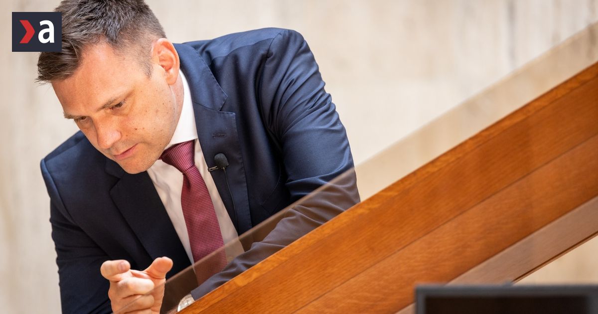 ohorky na uliciach su vizitkou tomasa tarabu slovensku hrozia sankcie nazor michala saba