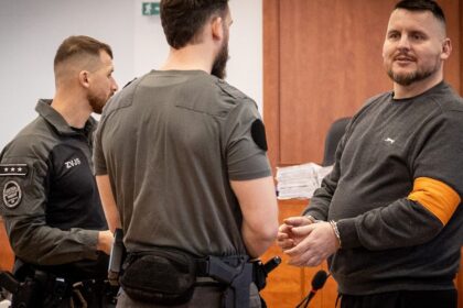 proces s danielom bombicom vrcholi extremista tvrdi ze ked hovoril o vymirani bielej rasy bolo to sarkasticke