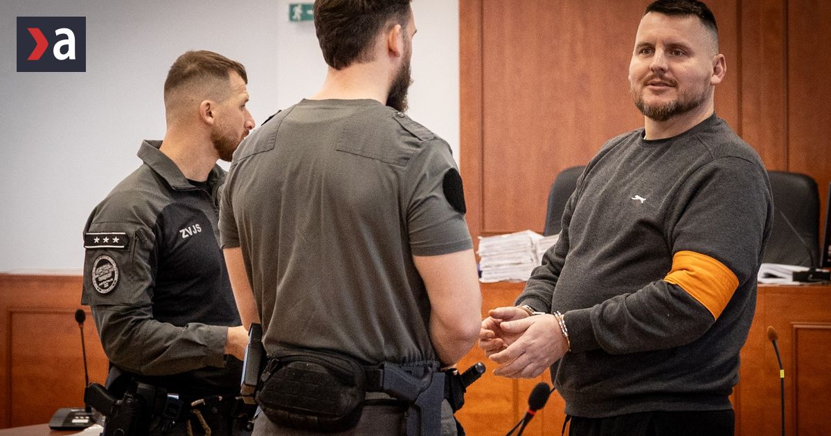 proces s danielom bombicom vrcholi extremista tvrdi ze ked hovoril o vymirani bielej rasy bolo to sarkasticke