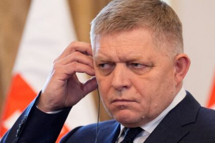 Cesi budu cestovat na Slovensko este zriedkavejsie Opat kvoli Robertovi Ficovi