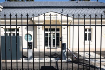 Dostavba Uradu vlady vyzera ako pohostinstvo Je to dokonal pomnk neschopnosti tych ktori vladnu nazor Alexandry Kusej