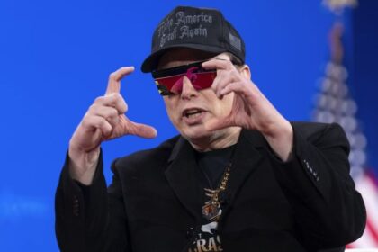 Drahy spas Elona Muska Za klamstva mu hrozi obrovska pokuta 25 miliardy dolarov