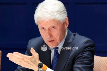 Kto kryje Donalda Trumpa Hillary Clintonova prela pri vsluchu k Epsteinovi do tvrdej ofenzvy