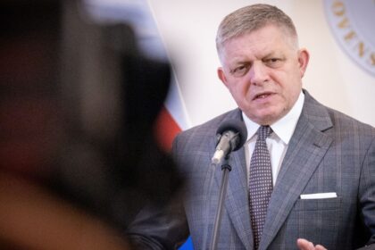 Robert Fico kritizoval EU aj Volodymyra Zelenskeho Je mozne ze Slovensko v buducnosti zablokuje pozicku Ukrajine