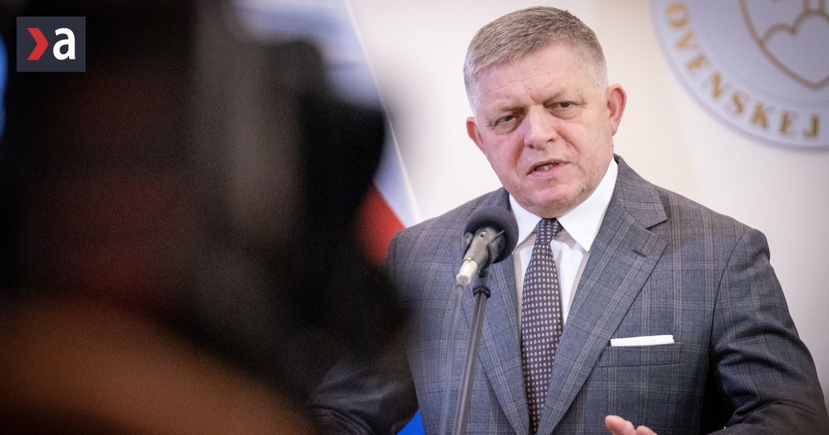 Robert Fico kritizoval EU aj Volodymyra Zelenskeho Je mozne ze Slovensko v buducnosti zablokuje pozicku Ukrajine