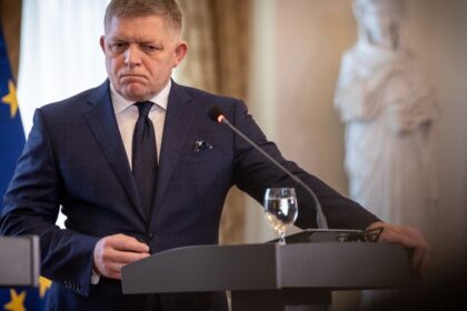 Robert Fico sa priznal ze ho uz nebavi byt premierom komentar Martina Behula