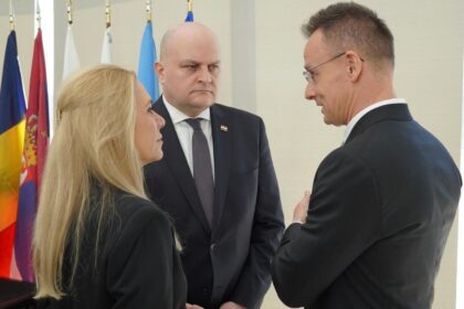 Ropa z juhu je drahsia O kolko viac zaplatime za tranzit cez ropovod Adria