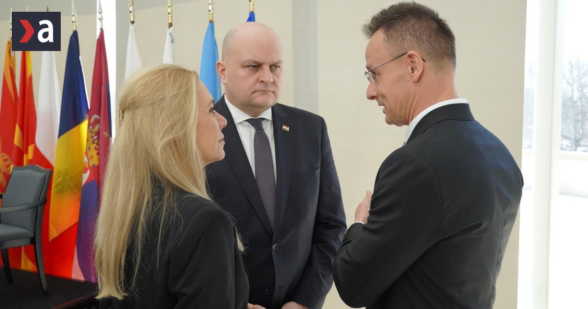 Ropa z juhu je drahsia O kolko viac zaplatime za tranzit cez ropovod Adria