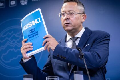 Sekera v statnom rozpocte za prve dva mesiace sokovala Slovensko Odbornici odhalili co sa v skutocnosti deje panel expertov