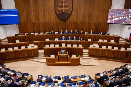 Trauma a hanba Koalicia dnes zachranovala co rychlo presadil v parlamente Matus Sutaj Estok