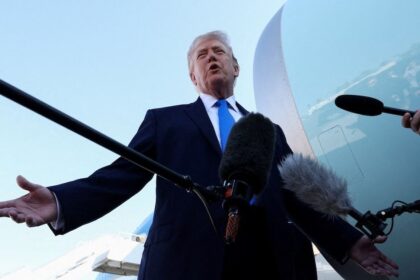 Trumpovi sa vojna vymka z ruk kym ziada mier a vysiela dalsich vojakov jeho vlastny tabor sa proti nemu buri zahranicny vyber