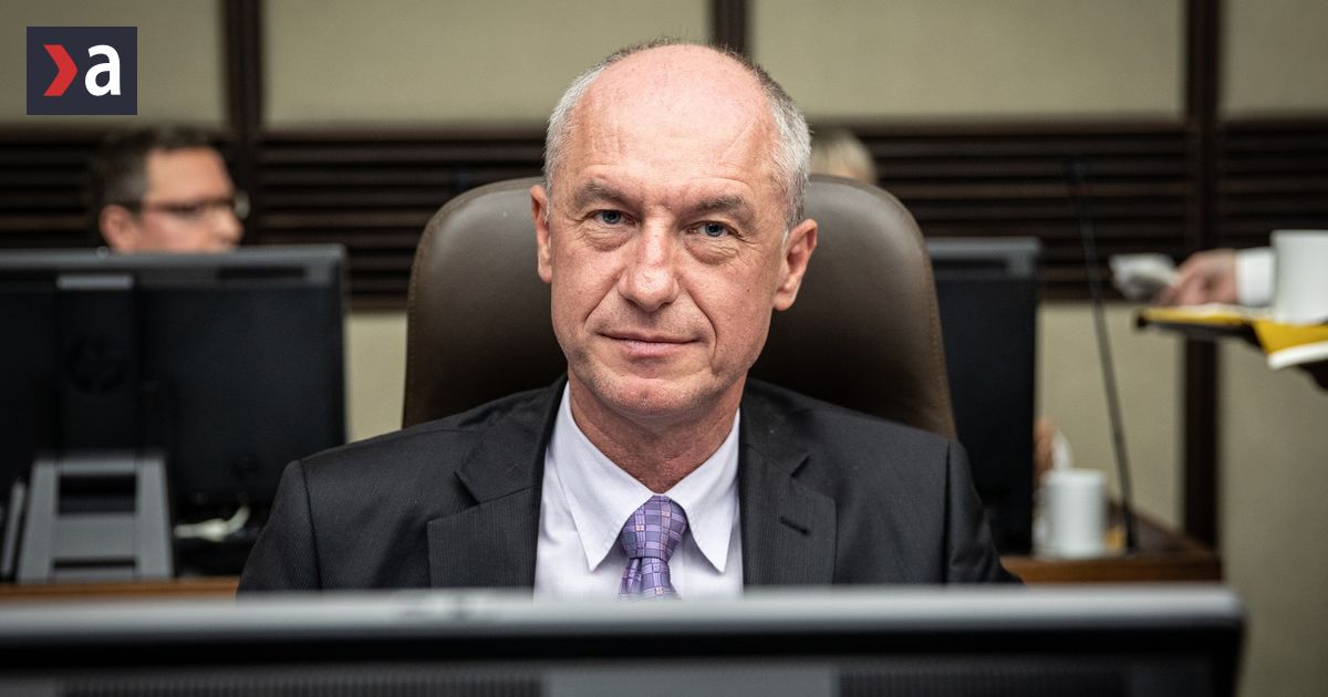 Volby 2026 Exminister Karel Hirman je kandidatodom Demokratov na predsedu Kosickeho samospravneho kraja