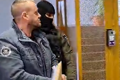 Zadrzani curillovci stravili noc v policajnych celach razia suvisi s kauzou takacovci