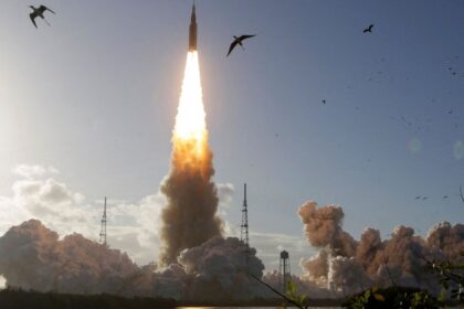 Astronauti misie Artemis 2 su na polceste k Mesiacu