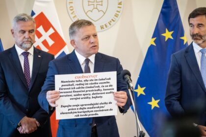 Ficov bombasticky pribeh o zasahovani Britanie do volieb skoncil v kosi elitnych policajtov Po osmich mesiacoch nic nenasli