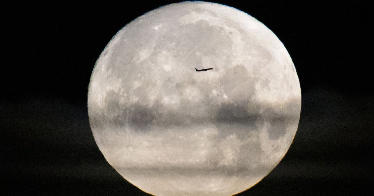 Lod Orion opustila obeznu drahu Zeme a mieri k Mesiacu
