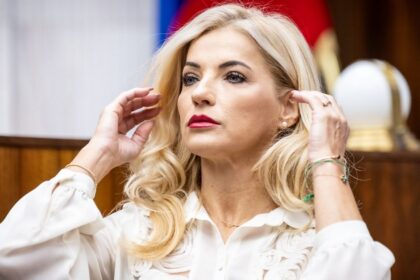 Martina Simkovicova sa opytala otazku na ktoru moze odpovedat len Robert Fico komentar Martina Behula