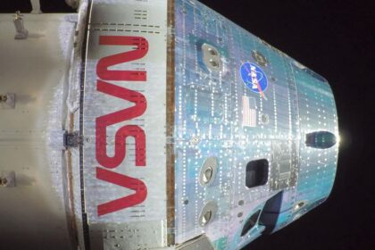Misia Artemis 2 vstupila do oblasti kde dominuje gravitacia Mesiaca