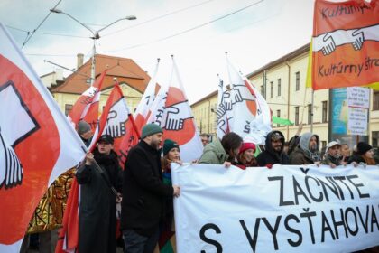 Na protest proti Martine Simkovicovej prislo 14 000 ludi Pozrite sa ako vyzera dvojhodinovy pochod Bratislavou