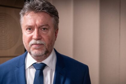 Poslanec Hajko o odchode z parlamentu Je mi luto kam KDH smeruje Fica sme nedokazali dat tam kam patri