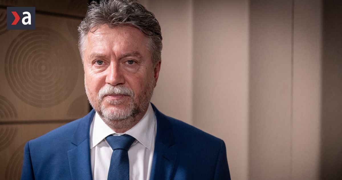 Poslanec Hajko o odchode z parlamentu Je mi luto kam KDH smeruje Fica sme nedokazali dat tam kam patri