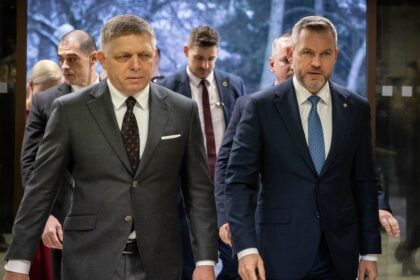 Robert Fico predbehol aj Petra Pellegriniho Kolko vyplaca politikom