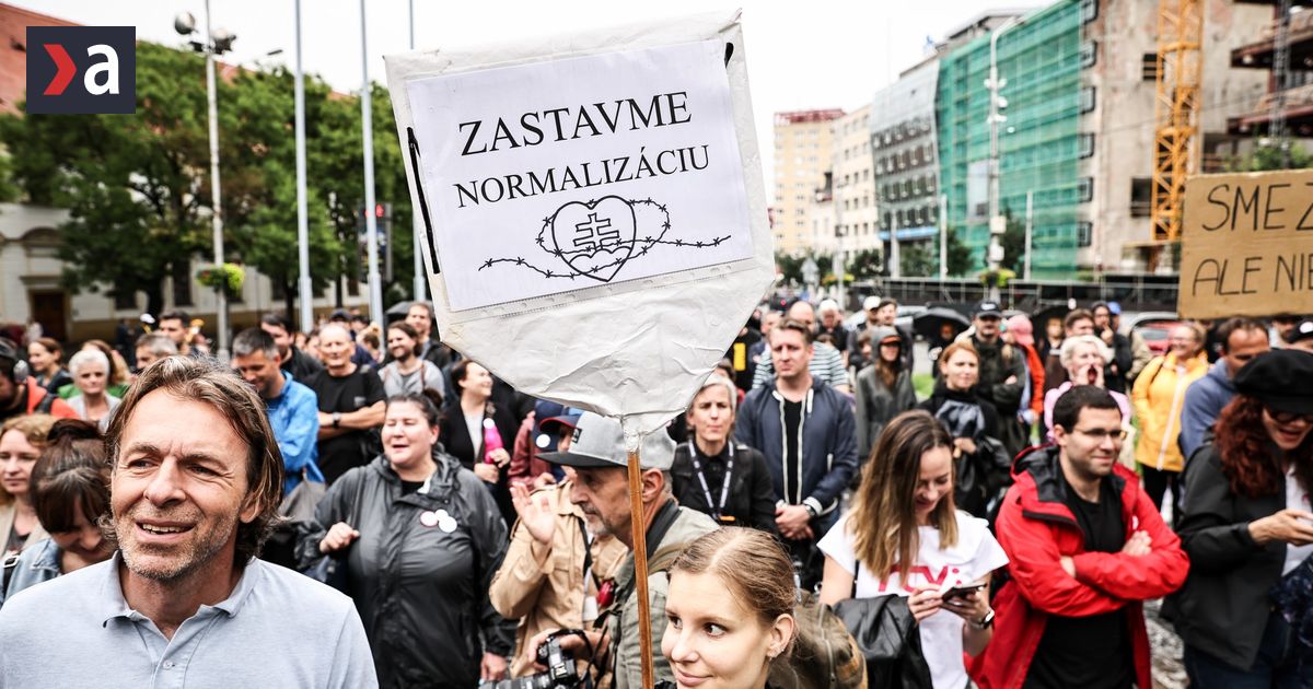 Stovky zamestnancov STVR podpisuju otvoreny list na podporu vyhodenych kolegova