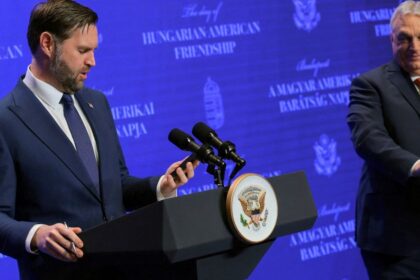 Trumpova dvojka vstupila do kampane v Madarsku Ukrajina udajne zasahuje do volieb Fico chyba medzi spojencami