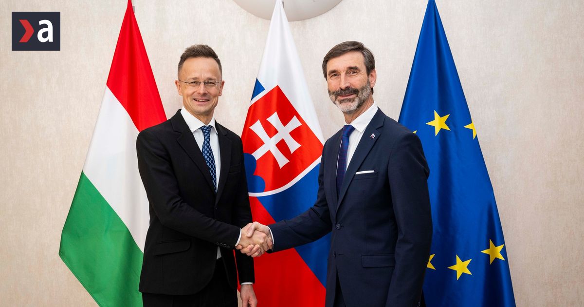 Vlada Roberta Fica politicky chrani madarskeho ministra Reakcia Slovenska je znepokojuca komentar Petra Weissa