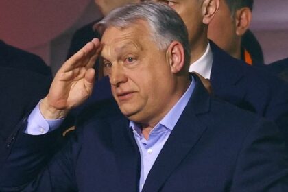 Zacina sa pad stredoeuropskeho populizmu Madari zvrhli Orbana Cesi a Slovaci vidia nadej