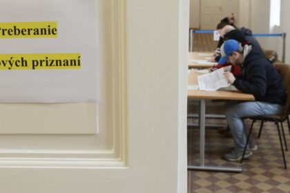 Zostavaju dva dni na podanie danoveho priznania V Bratislave a Kosiciach je mozne odovzdat ho autom