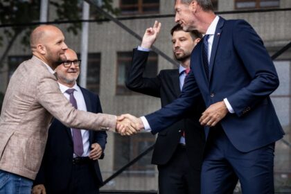 progresivci pri referende prekvapivo zmenili nazor kdh a demokrati sa dostali do konfliktu co sa deje v opozicii