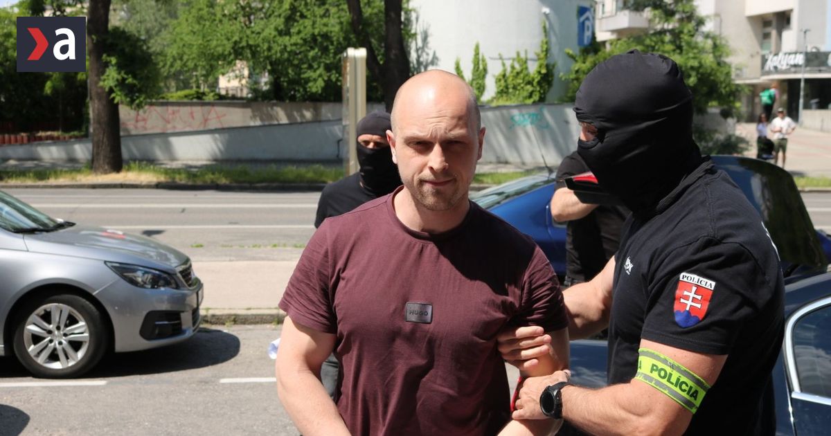 Desive svedectva z kauzy dvoch zmiznutych lopata cierne vrecia samopal a zvlastna chemikalie