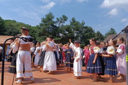 Detsky folklorny festival bol zruseny Minister Huliak ma opat posolstvo pre ministerku Simkovicovu