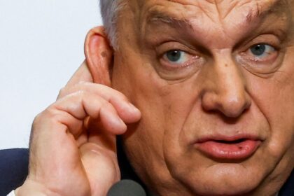 Odide Orban z Madarska Lietadla startuju majetky jeho ludi miznu a policia otvara stare kauzy
